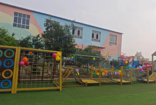 盐亭县巨龙镇金马村小英私立幼儿园