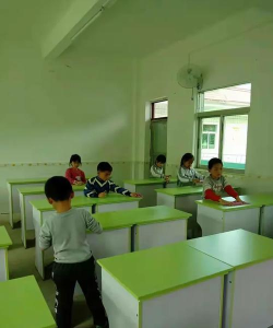 龙村镇第三小学