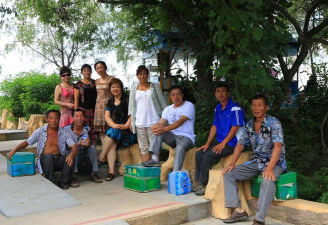 密山市密山镇三合学校阅读区