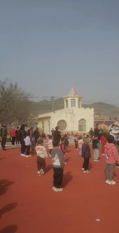 俚岛峨石一村幼儿园