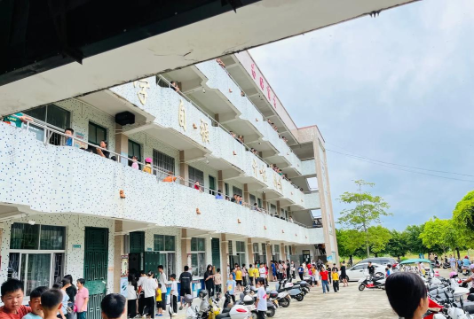 沙湾区太平镇初级中学