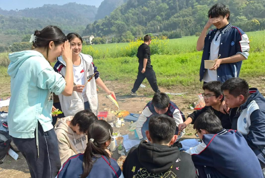 夹江县甘霖初级中学