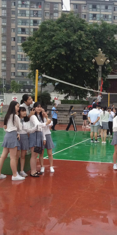 营山县城关中学阅读区