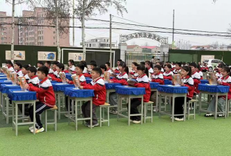 文成县岭后乡中心小学阅读区