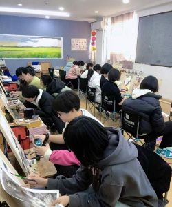 凌源市艺彩美育培训工作室阅读区