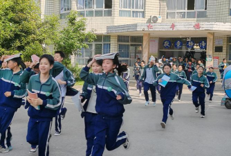 两江镇雷江初级中学