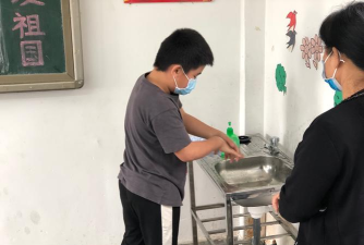 陆丰市大安镇坣贝小学阅读区