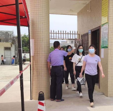 陆丰市铜锣湖农场麻竹坑小学阅读区