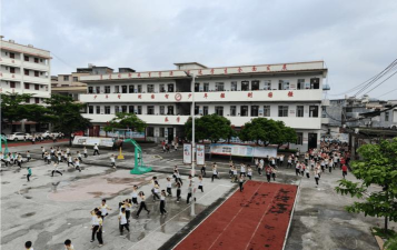 浦北县福旺镇古立中学阅读区
