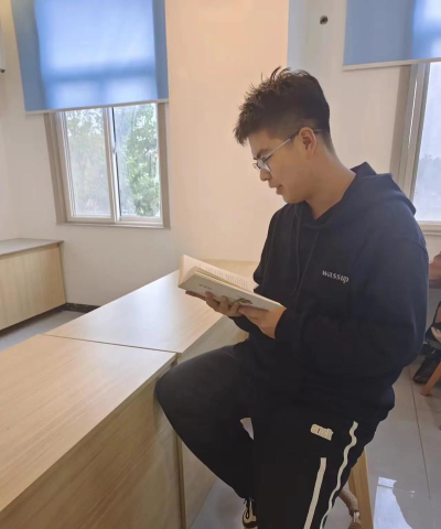 周至县集贤镇六曲初级中学阅读区