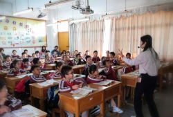 常平镇板石小学阅读区