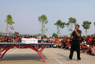 倚象镇中心小学阅读区