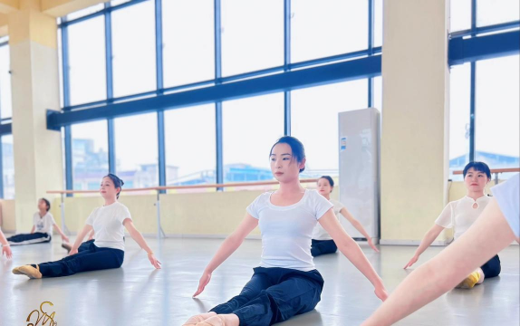 麻城市童年艺术培训有限公司