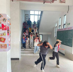 崇义县茶滩中心小学