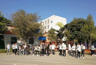 华宁县第二中学阅读区