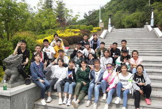 长白县马鹿沟镇龙岗中学