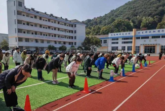 镇赉县沿江镇中学校