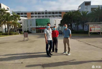 东陇镇中心小学