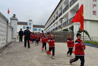 石屏县哨冲中心校