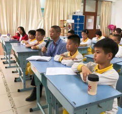 王余家洁纪念学校阅读区