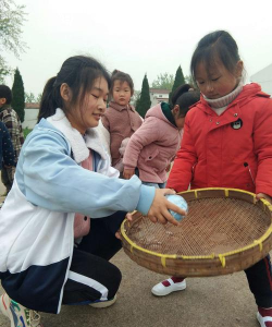 茌平县温陈乡五里幼儿园阅读区