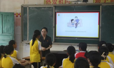 丰塘镇中心小学阅读区