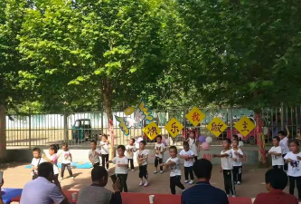 娄营村幼儿园阅读区