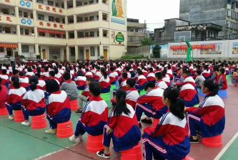 广西贵港市港北区贵城南平小学阅读区