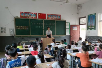 阚疃中学阅读区