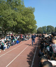 安源区青山中学阅读区