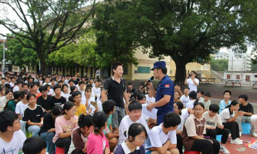 平南县平南镇西山小学