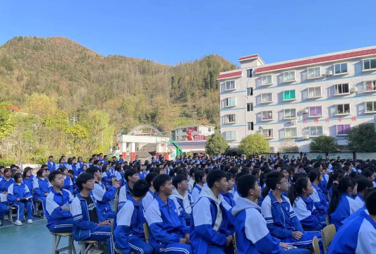 垦利县永安镇中学阅读区