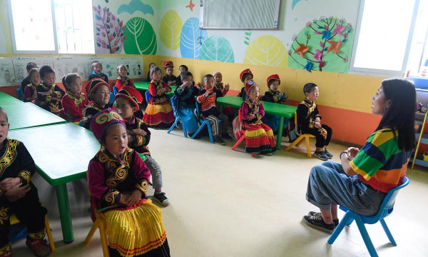 雷波县长河乡中心校