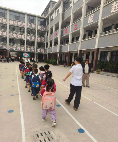 岳池县天平镇蒋山镇村私立幼儿、小学班