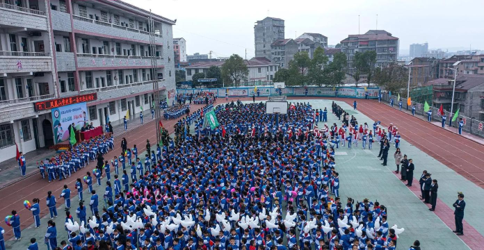 平陵镇平陵三中阅读区