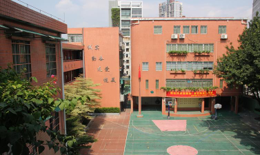 广州市越秀区先烈中路小学阅读区