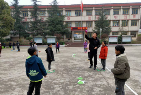 坡贡镇坡贡小学