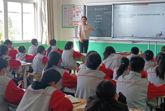 中角乡中学阅读区