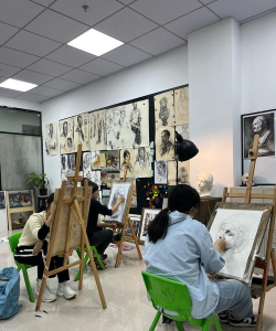 扬州市状元画室宝能美术培训有限公司阅读区