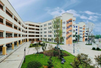 德阳市天山路中学校