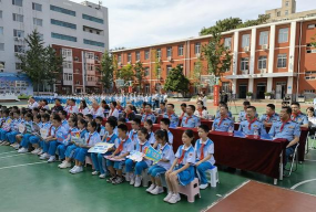 北京市育鸿学校阅读区