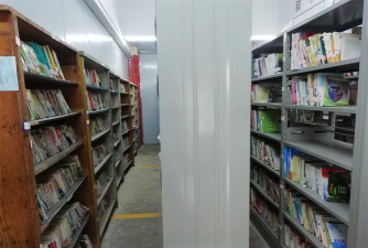 凯里市三棵树民族中学