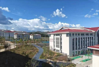 临沧县高级职业中学阅读区