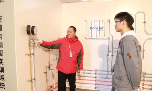 毕节地区水电技工学校阅读区