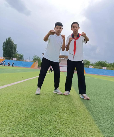 阿合塔拉中心小学