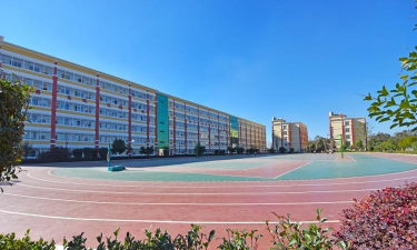 昆明石林育才学校