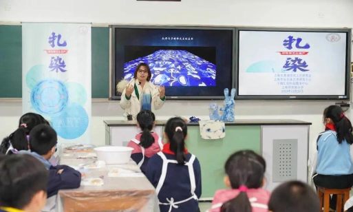 上海市松江区实验小学阅读区