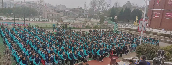 阳新县龙港镇富水九年一贯制学校