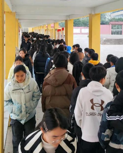 湖北省崇阳县石城镇实验中学