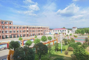 万店镇中心学校